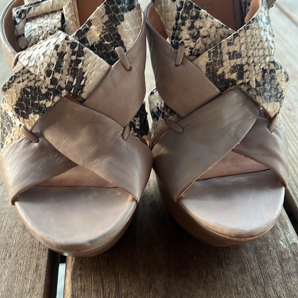 L.A.M.B. Sz 6 Stiletto Snake & Tan Leather Platform Sandals - Picture 12 of 12